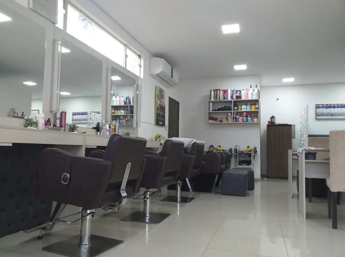 Interior elegante de Bellas Beauty Salon